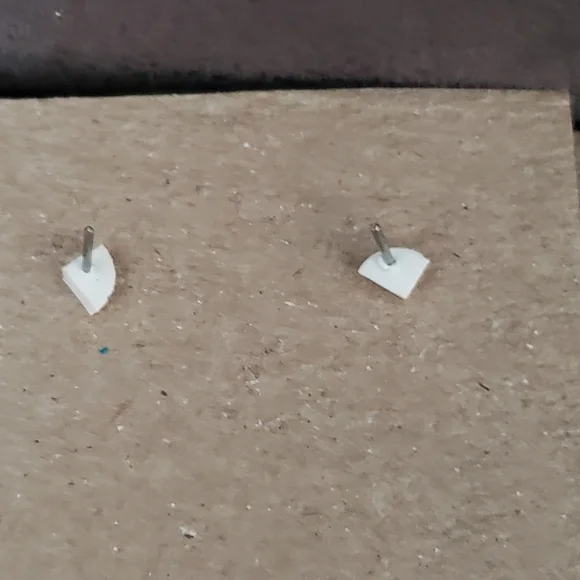 Silver Vintage Fleur de Lis Dangly Stud Earrings - Picture 4 of 4